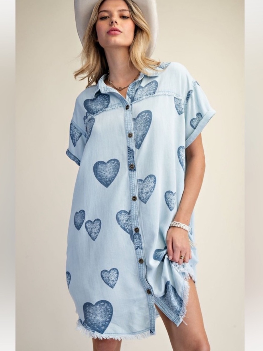 Easel heart Light Wash Denim Heart Button-Front Shirtdress